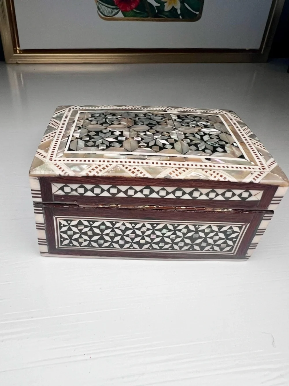 Vintage EUC Inlaid Egyptian Mother of Pearl Inlay Decorative Wooden Trinket Box